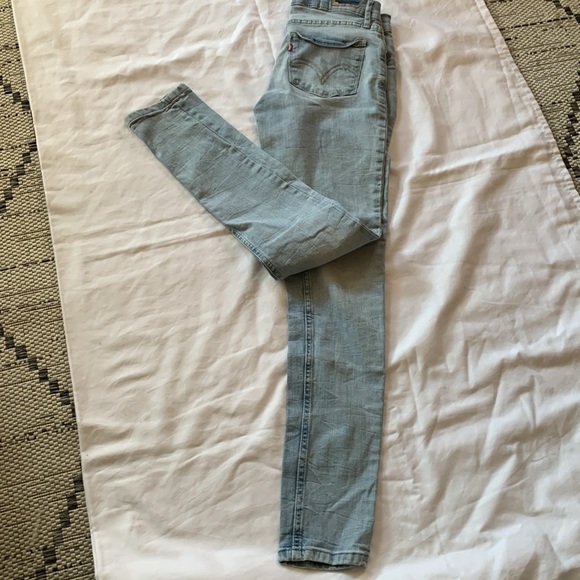 Gently Loved Skinny Levis Jeans - Picture 2 of 6